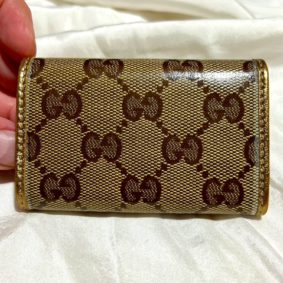 Gucci Coated Canvas Gold Leather Key Holder - Picture 5 of 11